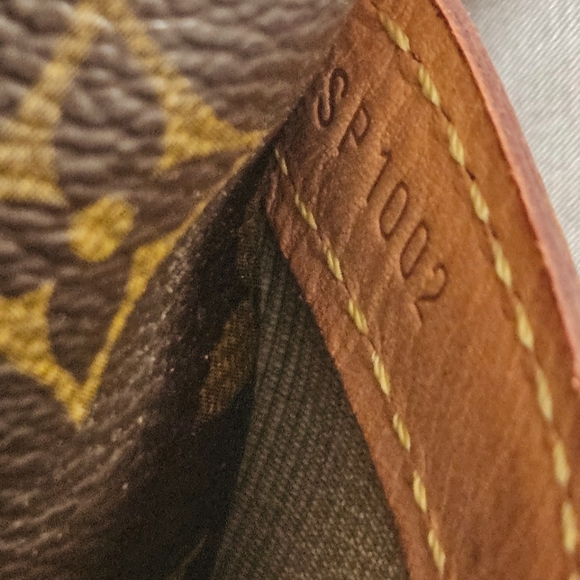 Louis Vuitton Reporter PM Vintage Excellent preloved condition clean!!! - Picture 11 of 16